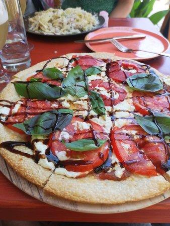 Mitos ARTernative BAR